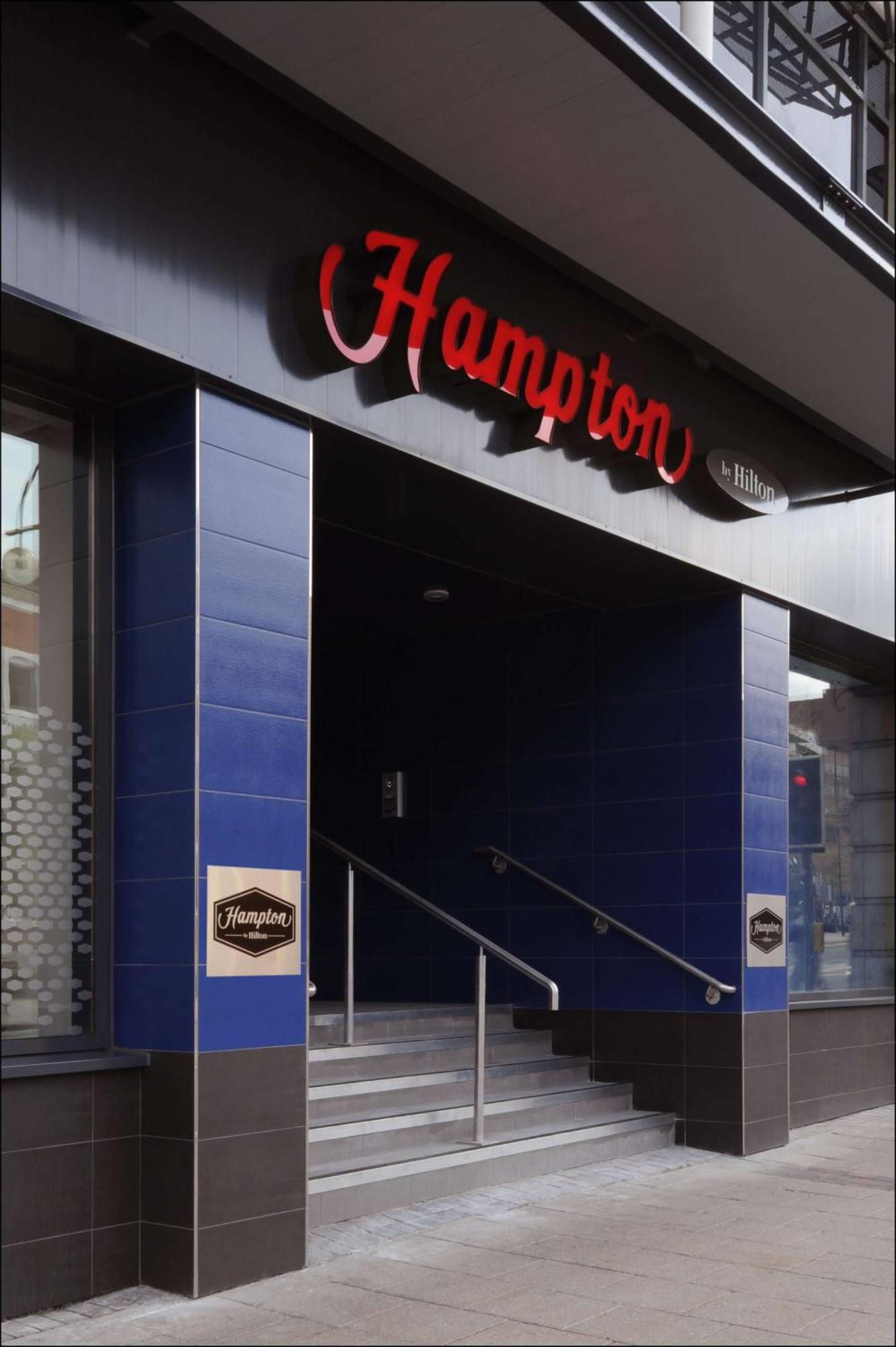 Готель Hampton By Hilton Birmingham Broad Street Екстер'єр фото