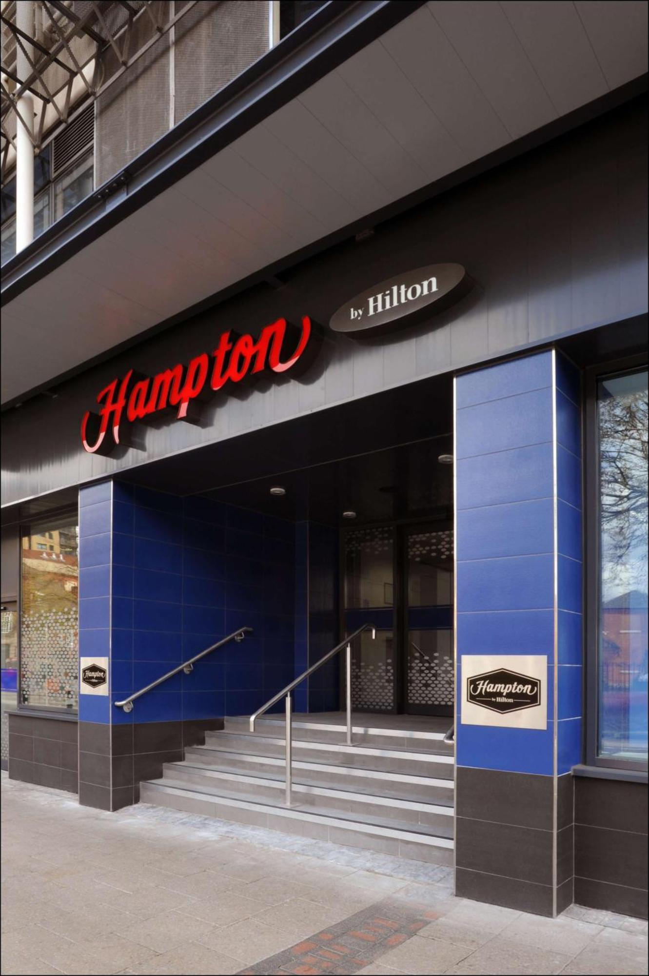 Готель Hampton By Hilton Birmingham Broad Street Екстер'єр фото